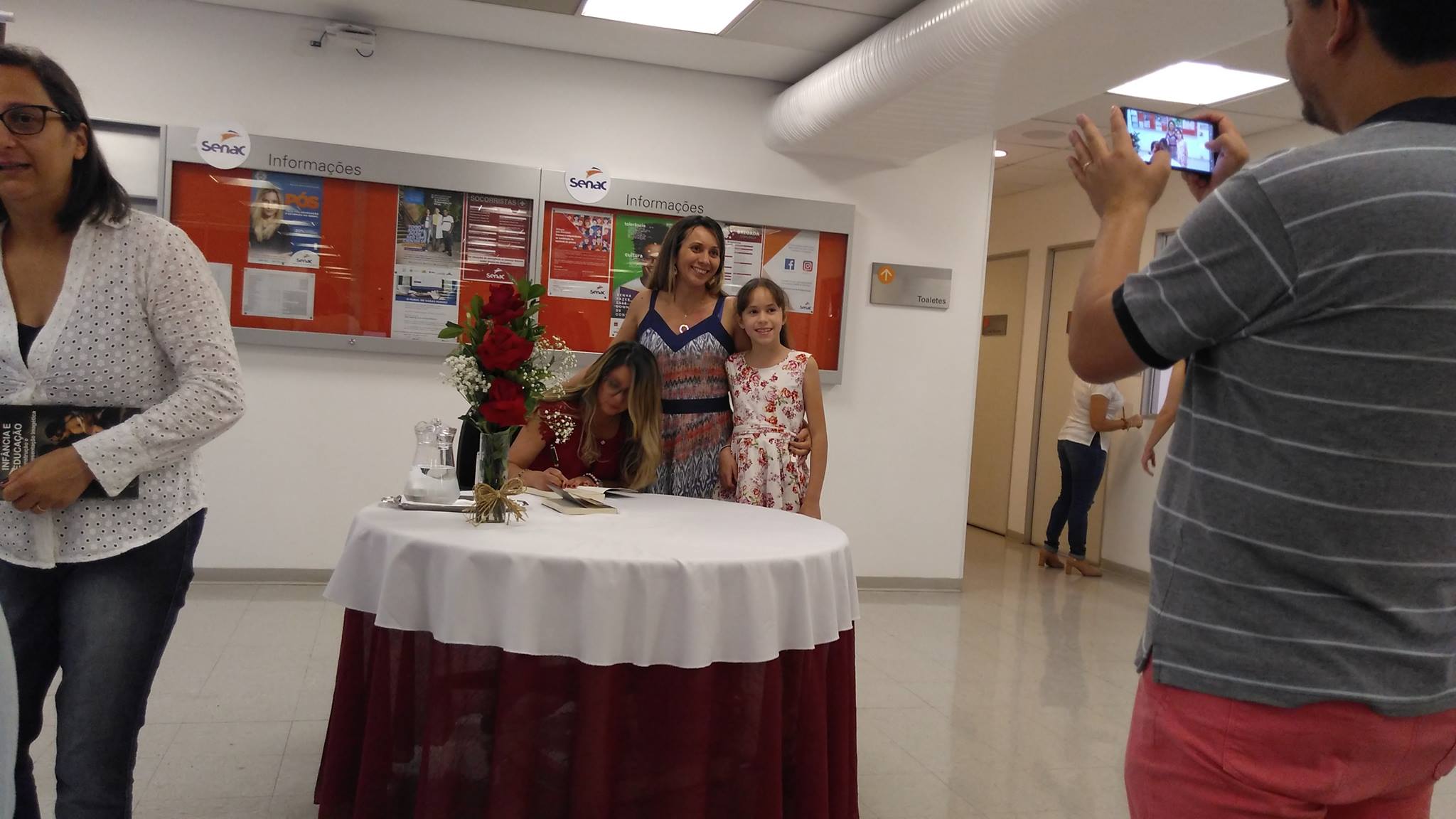 Elizabeth Takeda, Jack Brandão; Editora Lumen et Virtus; Infância e educação: construção e representação imagética; CONDES-FOTÓS